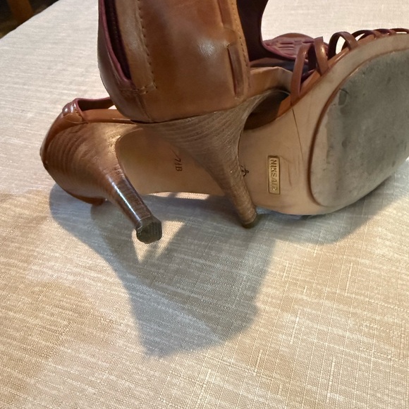 Heels - Picture 3 of 3